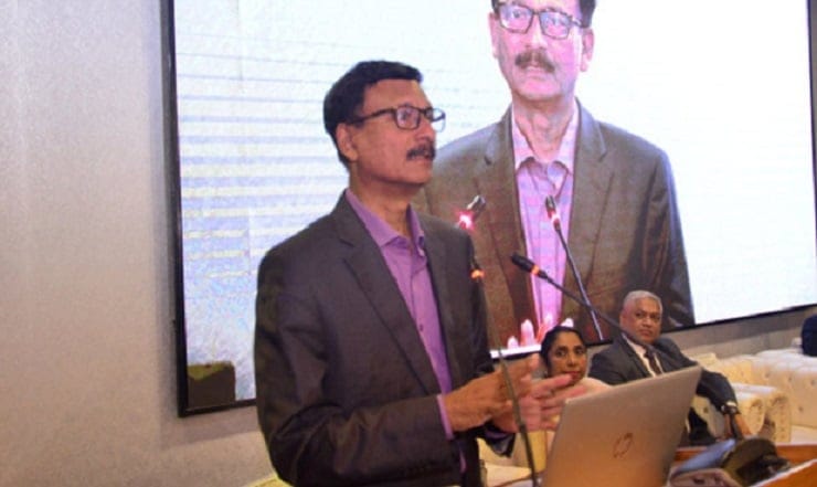 পর্যটন শিল্পের হুমকি নিরসনের পথ খুঁজতে হবে: পররাষ্ট্র উপদেষ্টা   