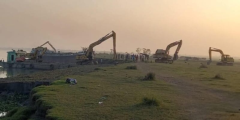 ভূমিখেকোদের নজর এখন নরসিংদীর ‘মিনি কক্সবাজারে’