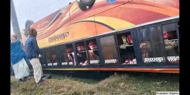 ঘন কুয়াশায় বাস নিয়ন্ত্রন হারিয়ে খাদে ,নিহত ১