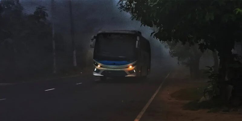 রাতের ভ্রমণে যেসব বিষয়ে সতর্ক থাকবেন