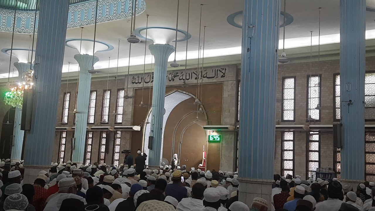 জাতীয় মসজিদে ঈদের প্রথম জামাত অনুষ্ঠিত