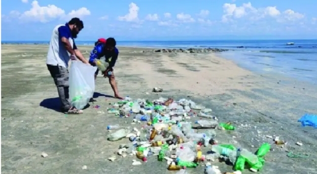 ময়লার স্তূপ নাকি সমুদ্র সৈকত ? হতাশ কক্সবাজারে আসা পর্যটকরা