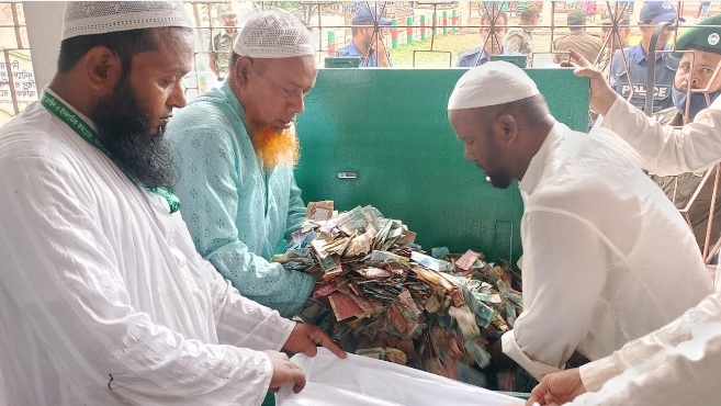 পাগলা মসজিদের দানবাক্সে ২৮ বস্তা টাকা, চলছে গণনা