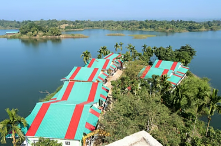 পর্যটকদের মূল আকর্ষন কাপ্তাই হ্রদের ‘দ্বীপে’ রিসোর্ট-কটেজ গুলো
