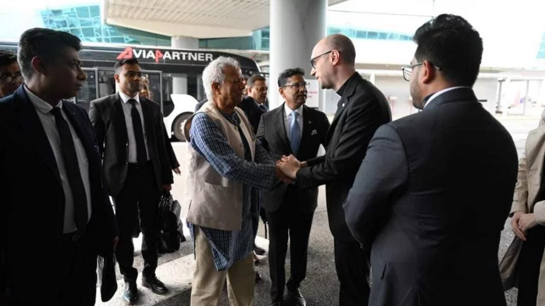 প্রধান উপদেষ্টা রোম পৌঁছেছেন