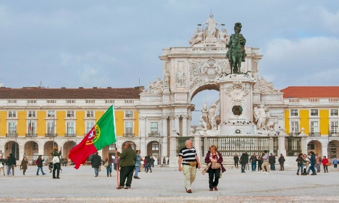অবৈধ অভিবাসী ফেরত পাঠাবে পর্তুগাল