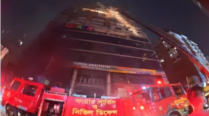 বেইলি রোডে আগুন নিয়ন্ত্রণে, জীবিত উদ্ধার ১৮ জন
