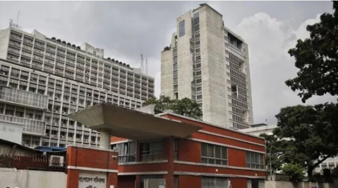 প্রধান উপদেষ্টা দেশে ফিরলে অধ্যাদেশ এর বেপারে সিদ্ধান্ত