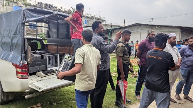 কুয়াকাটায় পর্যটন সংশ্লিষ্ট সব স্টুডিওর মালামাল জব্দ করে ভ্রাম্যমাণ আদালত