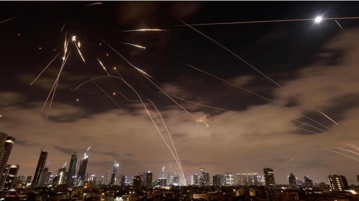 ইসরায়েলের আকাশসীমার ‘নিয়ন্ত্রণ’ নিয়েছে ইরান