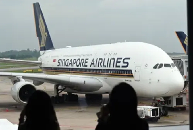 শেলফিশ অ্যালার্জির কারণে মাঝ আকাশে ভয়াবহ বিপর্যয়, ফ্রান্সে জরুরি অবতরণ সিঙ্গাপুর এয়ারলাইন্সের