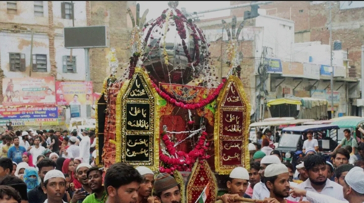পবিত্র আশুরা ও পুরান ঢাকার তাজিয়া মিছিল: ধর্মীয় অনুভূতি না সাংস্কৃতিক ঐতিহ্য?