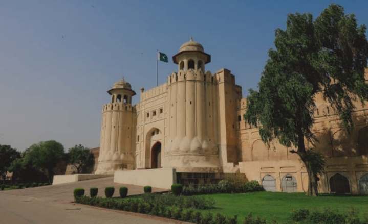লাহোর: ইতিহাস, ঐতিহ্য ও আতিথেয়তার শহর — পর্যটকদের জন্য এক অনন্য গন্তব্য