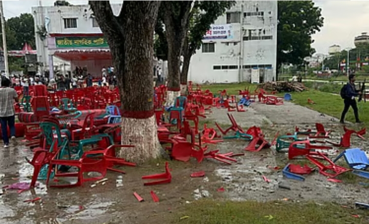 গোপালগঞ্জে এনসিপির সমাবেশে হামলা ও উত্তেজনা: পদযাত্রা কর্মসূচিতে সহিংসতা