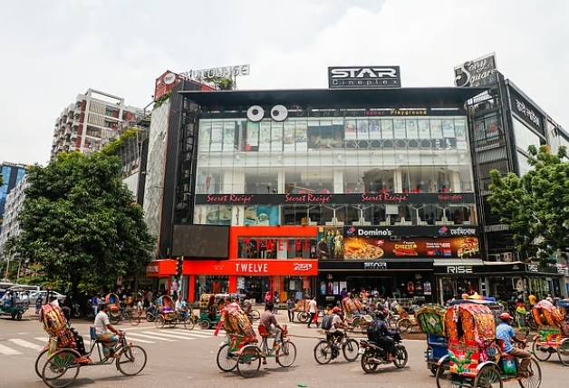 মেট্রোরেল বদলে দিয়েছে মিরপুরের চেহারা: নতুন ঢাকার বাণিজ্যিক ও পর্যটন কেন্দ্র