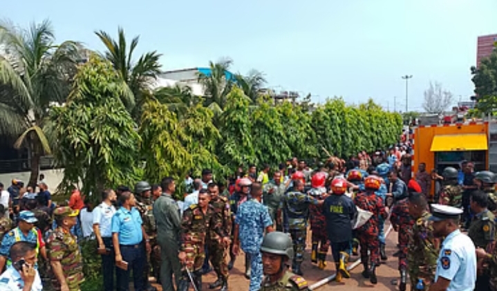 মাইলস্টোন কলেজে বাংলাদেশ বিমানবাহিনীর প্রশিক্ষণ বিমান বিধ্বস্ত: ১৯ জন নিহত, বহু আহত