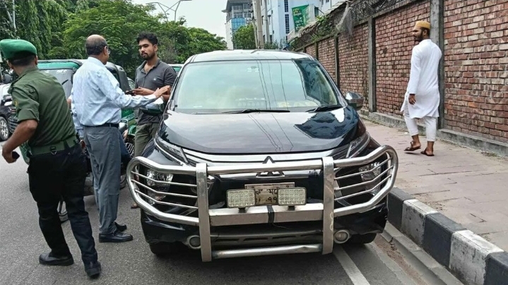 হাতিরঝিলে উল্টোপথে যান চলাচলে কড়াকড়ি, পর্যটকবান্ধব পরিবেশ তৈরিতে রাজউকের উদ্যোগ