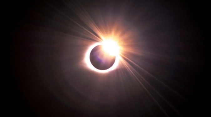 ২০২৭ সালের বিরল সূর্যগ্রহণে পর্যটনের জোয়ার: ইউরোপ-আফ্রিকার আকাশজুড়ে ছয় মিনিটের অন্ধকার