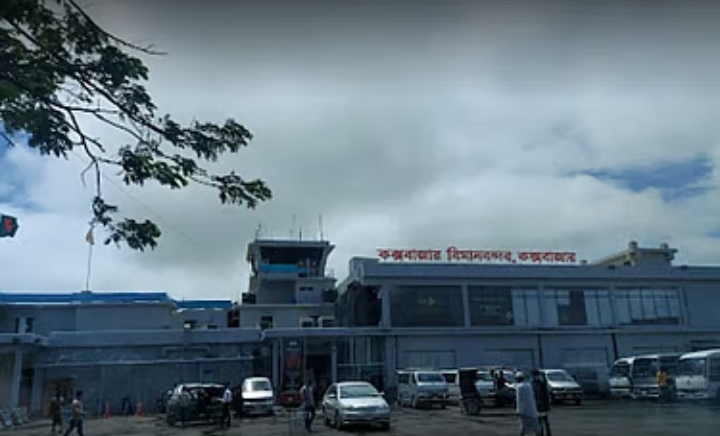 কক্সবাজার বিমানবন্দরে রানওয়েতে কুকুরের ধাক্কা, ফ্লাইট বিলম্বিত