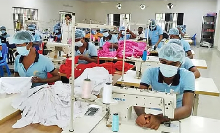 যুক্তরাষ্ট্রের পাল্টা শুল্ক কার্যকর: বাংলাদেশের রপ্তানিতে প্রভাব ও প্রবণতা