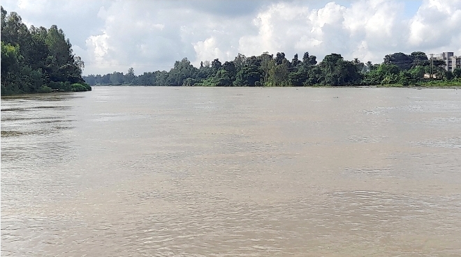 নওগাঁয় আত্রাই নদীর পানি বিপৎসীমার ওপরে, ৩০টি পয়েন্ট ঝুঁকিতে