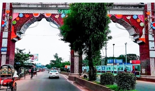 চট্টগ্রাম সিটি গেটে কাভার্ড ভ্যান-পিকআপ সংঘর্ষে নিহত ৪, আহত কয়েকজন