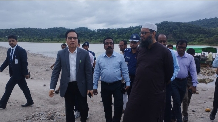 সাদা পাথর লুট: আইনের আওতায় আসবে জড়িতরা — বিশেষ প্রতিনিধি দল