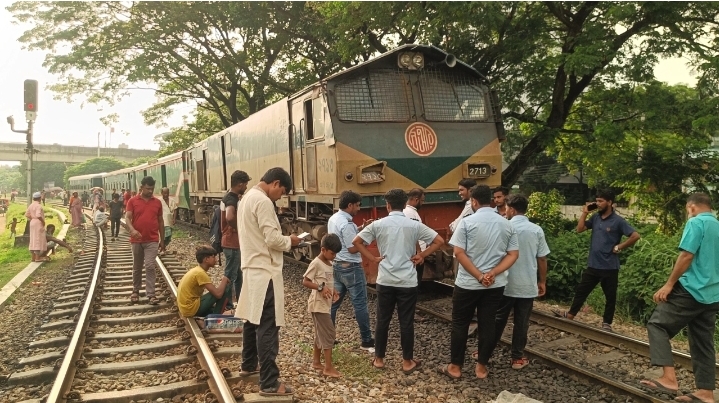 ব্রাহ্মণবাড়িয়ায় কর্ণফুলী এক্সপ্রেসের বগি লাইনচ্যুত, বন্ধ ডাউন লাইন