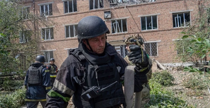 রাশিয়া-ইউক্রেন শান্তিচুক্তি: বাফার জোনে বাংলাদেশি সেনা মোতায়েনের প্রস্তাব