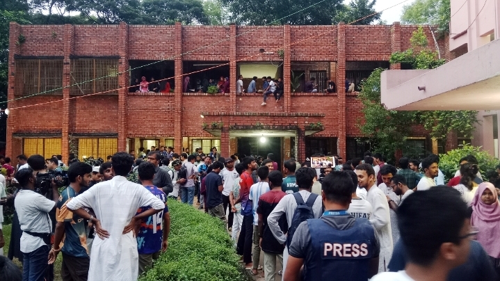 জাহাঙ্গীরনগর বিশ্ববিদ্যালয়ে জাকসু নির্বাচন: ভোট গণনা স্থগিত