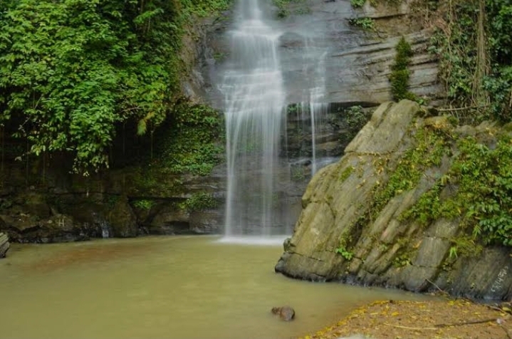 হাজাছড়া ঝর্ণা: প্রকৃতিপ্রেমীদের জন্য অপার বিস্ময়
