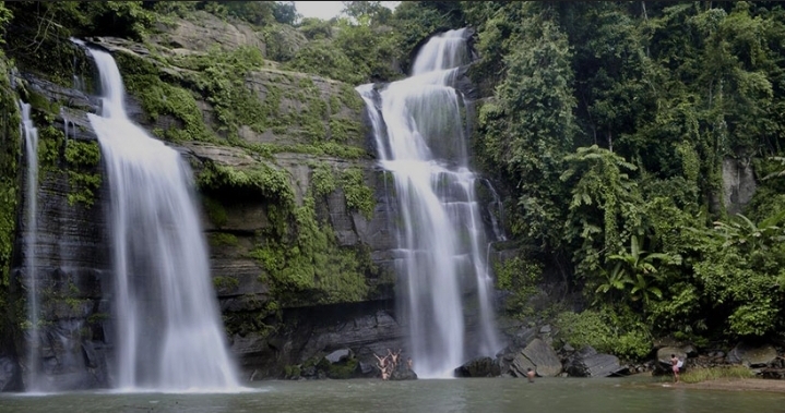 বান্দরবানের তলাবং ঝর্ণা: প্রাকৃতিক সৌন্দর্যের অদেখা স্বর্গ