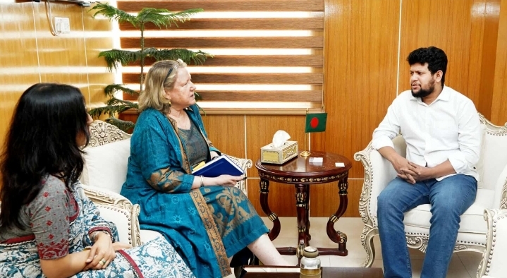 ইউনেস্কো প্রতিনিধির সঙ্গে তথ্য ও সম্প্রচার উপদেষ্টার বৈঠক