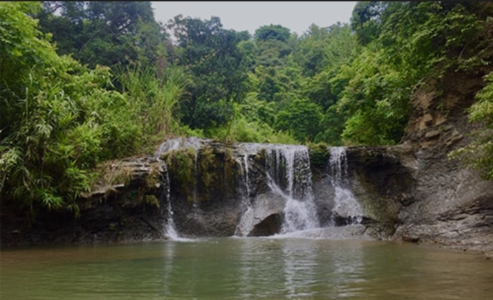 ঝরঝরি ট্রেইল: সীতাকুন্ডের পাহাড়ি ঝর্ণার রাজ্যে রোমাঞ্চকর ভ্রমণ