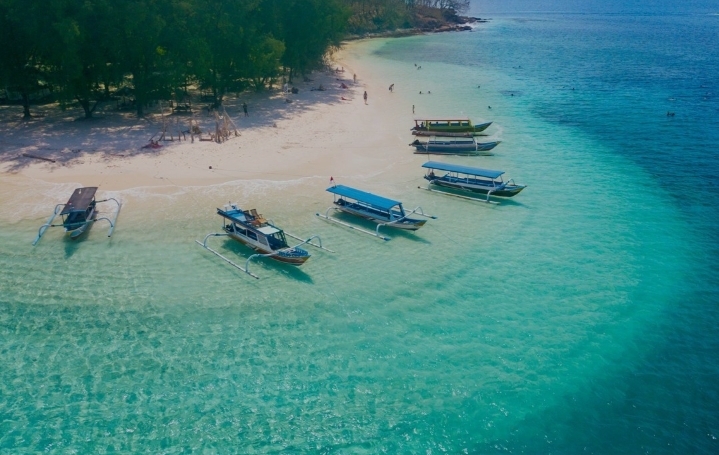 ইন্দোনেশিয়ার লম্বক—বাংলাদেশি পর্যটকদের জন্য পূর্ণাঙ্গ ভ্রমণ গাইড