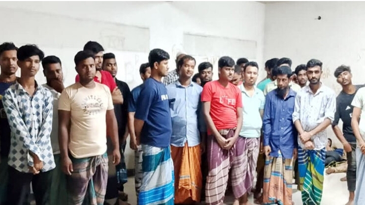 আদাবরে কিশোর গ্যাং সংঘর্ষে পুলিশ সদস্য আহত, আটক ১০২