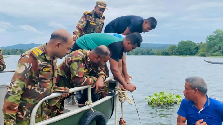 রাঙামাটিতে ঝড়ো হাওয়ায় নৌকাডুবি: সেনাবাহিনীর দ্রুত পদক্ষেপে উদ্ধার অভিযান
