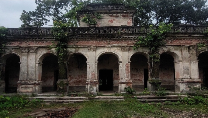 ভগ্ন হলেও ইতিহাসের সাক্ষী—টাঙ্গাইলের হেমনগর জমিদার বাড়ি হতে পারে পর্যটনের নতুন গন্তব্য