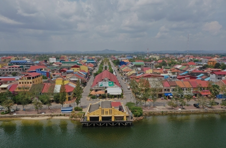 কম্বোডিয়ার কাম্পট: নদী, পাহাড় আর ইতিহাসের মায়াময় শহর