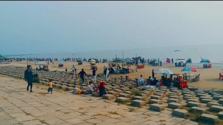 টেকনাফ জেটি ঘাট ও বাহাড়ছড়া: যেখানে সমুদ্র আর আকাশ মিশে যায় এক সরল রেখায়