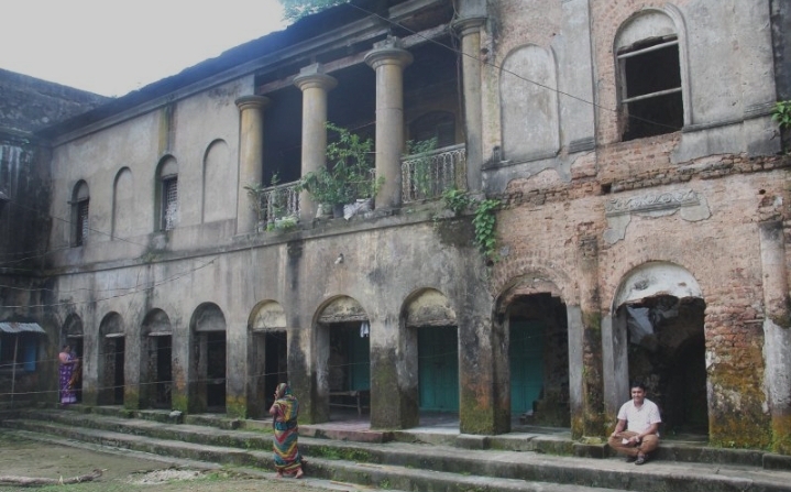 চট্টগ্রামের গুপ্ত এস্টেট: বিস্মৃত এক জমিদারবাড়ি, পর্যটকদের জন্য রহস্যময় এক গন্তব্য