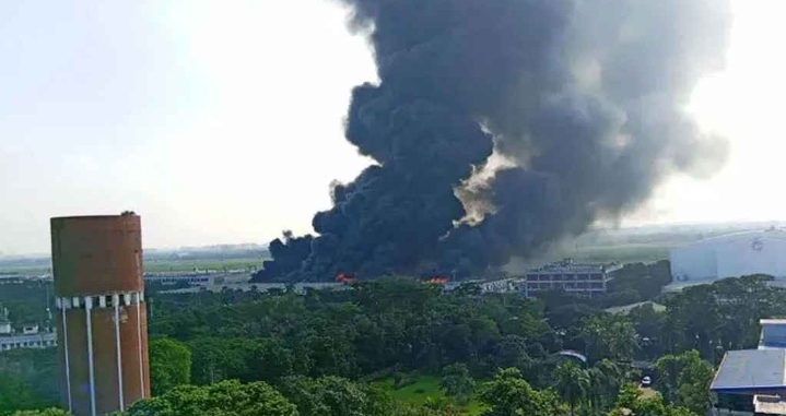 শাহজালাল আন্তর্জাতিক বিমানবন্দরের কার্গো ভিলেজে আগুন, নিয়ন্ত্রণে ফায়ার সার্ভিস