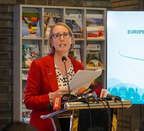 বাংলাদেশকে আঞ্চলিক বিমান চলাচলের কেন্দ্র গড়ে তুলতে যুক্তরাজ্যের অঙ্গীকার