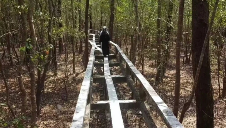 হরিণঘাটা পর্যটনকেন্দ্র ঢলে পড়ছে অবহেলায়: সম্ভাবনার স্বর্গ এখন পর্যটকশূন্য