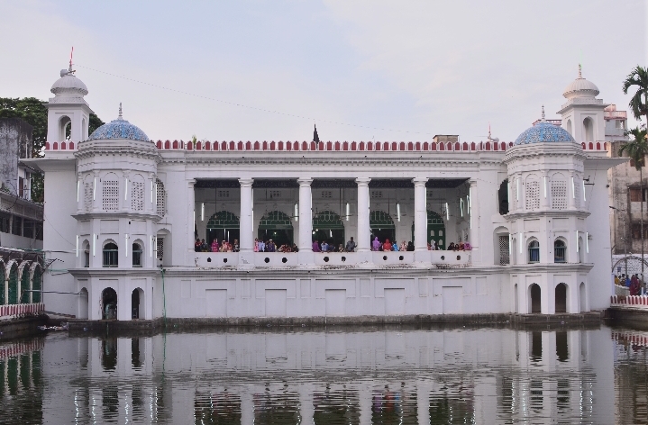 হোসেনি দালান: পুরান ঢাকার ইতিহাস, ধর্মীয় ঐতিহ্য আর সাংস্কৃতিক বৈভবের অনন্য স্মারক