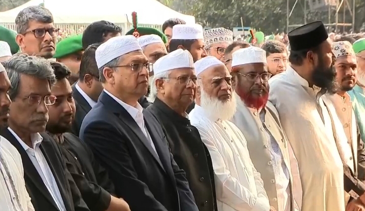 জাতীয় সংসদ ভবনের দক্ষিণ প্লাজায় শহীদ শরিফ ওসমান হাদির জানাজা, লাখো মানুষের শ্রদ্ধা