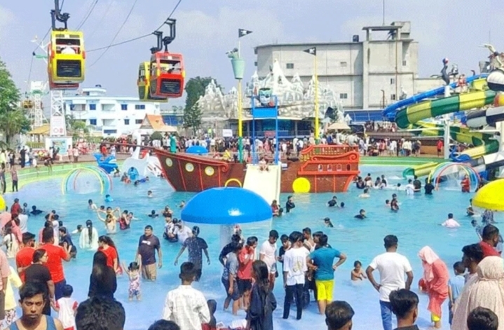 ঈদ আনন্দে উচ্ছ্বসিত নরসিংদীর ড্রিম হলিডে পার্ক, দর্শনার্থীদের ঢল নেমেছে