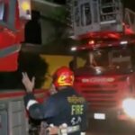 রাজধানীর বনানীতে কাপড়ের গুদামে আগুন, দুই ঘণ্টা চেষ্টার পর নিয়ন্ত্রণে