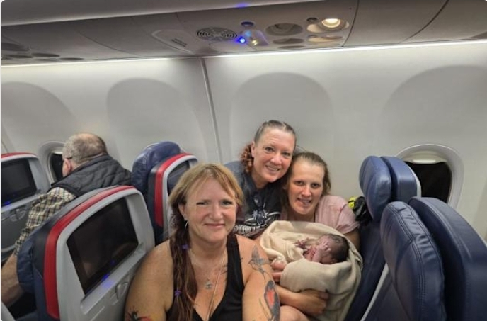 আকাশপথেই জন্ম: ডেল্টা ফ্লাইটে অবতরণের আগেই কন্যাসন্তান প্রসব