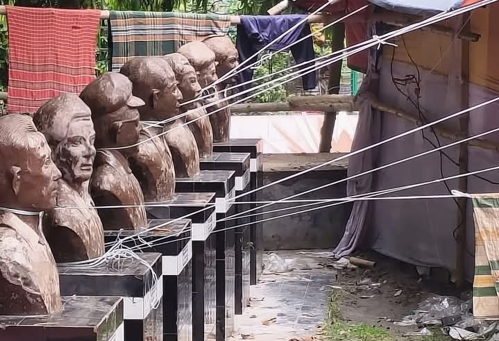 টাঙ্গাইল পৌর উদ্যানে বীরশ্রেষ্ঠদের ভাস্কর্যে অবমাননা: পর্যটকদের আকর্ষণ কেন্দ্রে উদ্বেগ